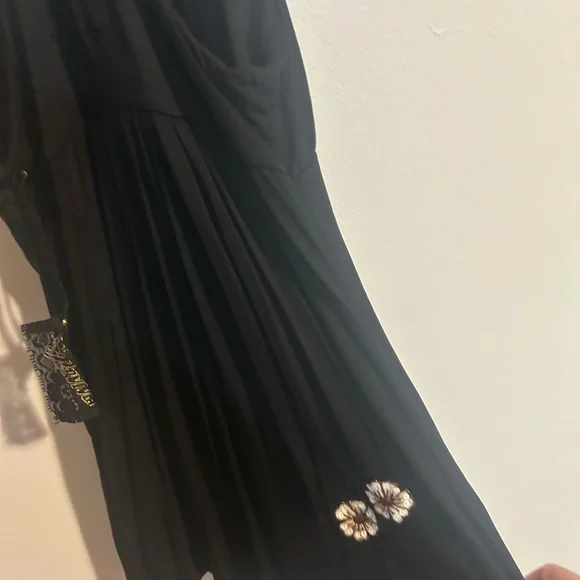 Soul Revival Black and Gold Halter long top rope like halter straps. - Picture 10 of 10